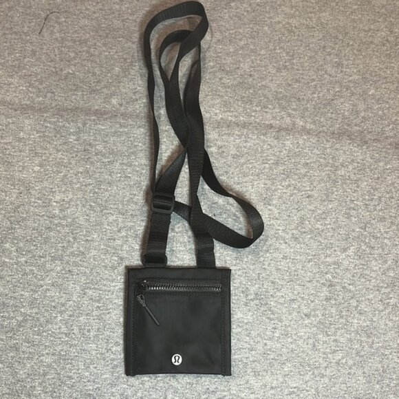 LULULEMON Black Ever Ready crossbody wallet. - Picture 3 of 9